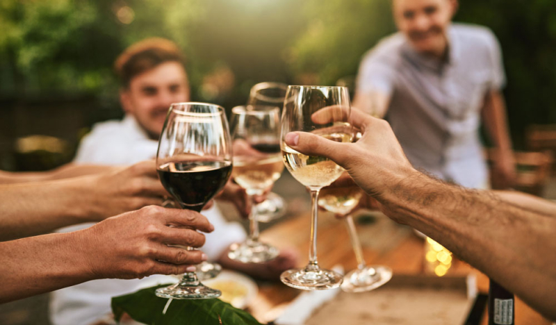 Darf man Alkohol und CBD Öl mischen?